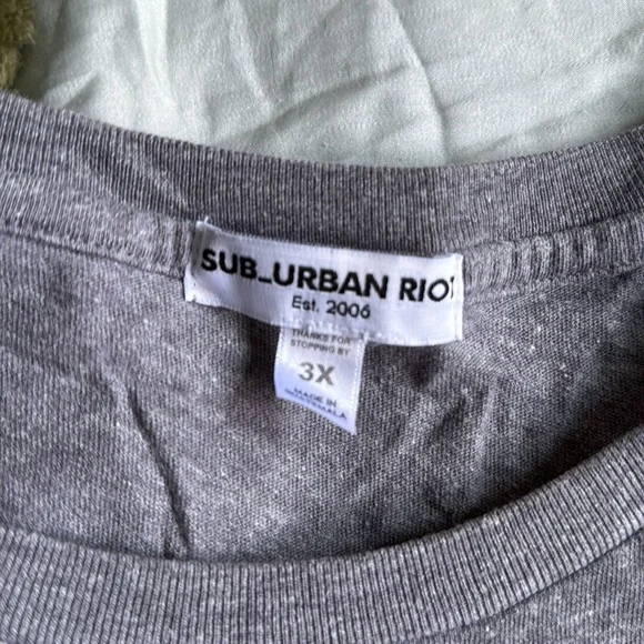 FAVORITE DAUGHTER Tee 2x 3x SUB URBAN RIOT - Picture 4 of 7